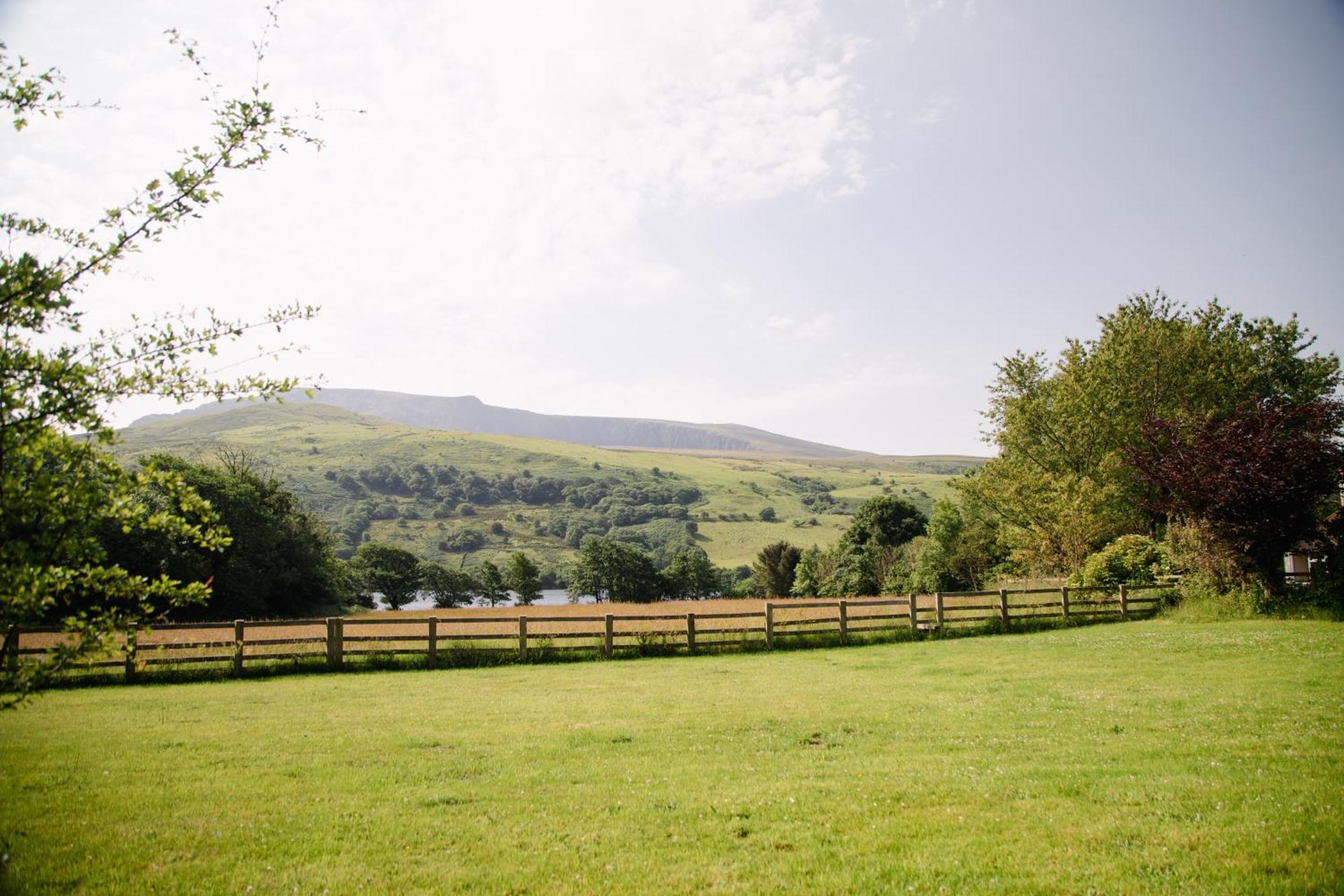 Trigonos - Quiet, Peaceful, Vegetarian B&B And Retreat Centre Nantlle Extérieur photo