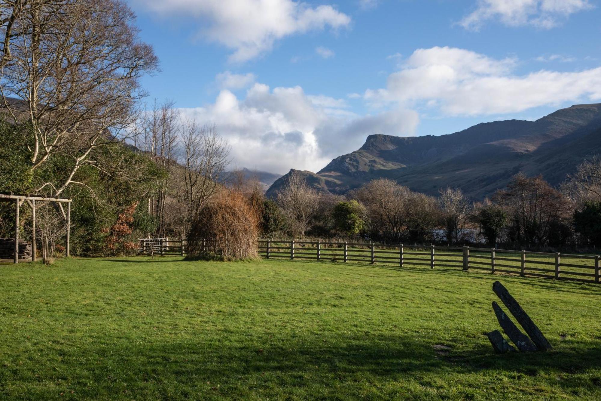 Trigonos - Quiet, Peaceful, Vegetarian B&B And Retreat Centre Nantlle Extérieur photo
